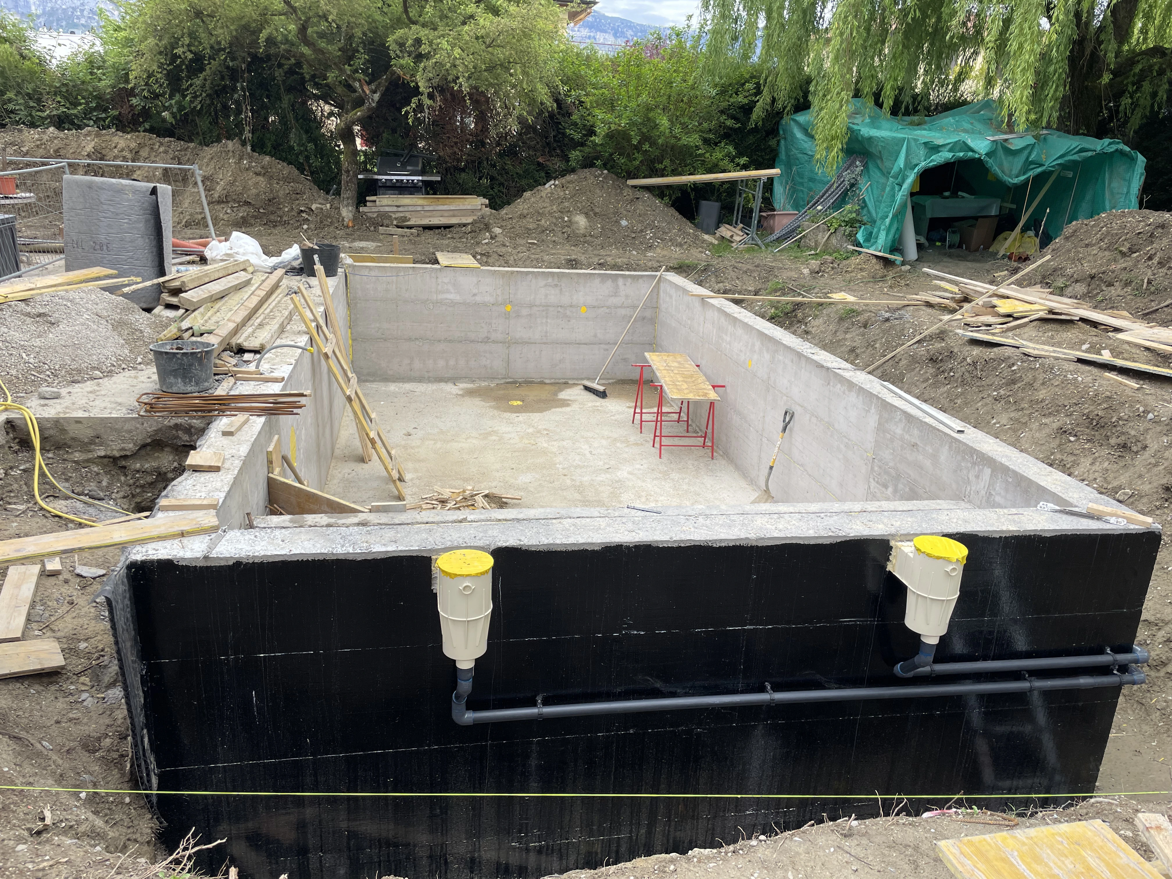 Étape 5 : Coulage du béton et mise en place de la tuyauterie