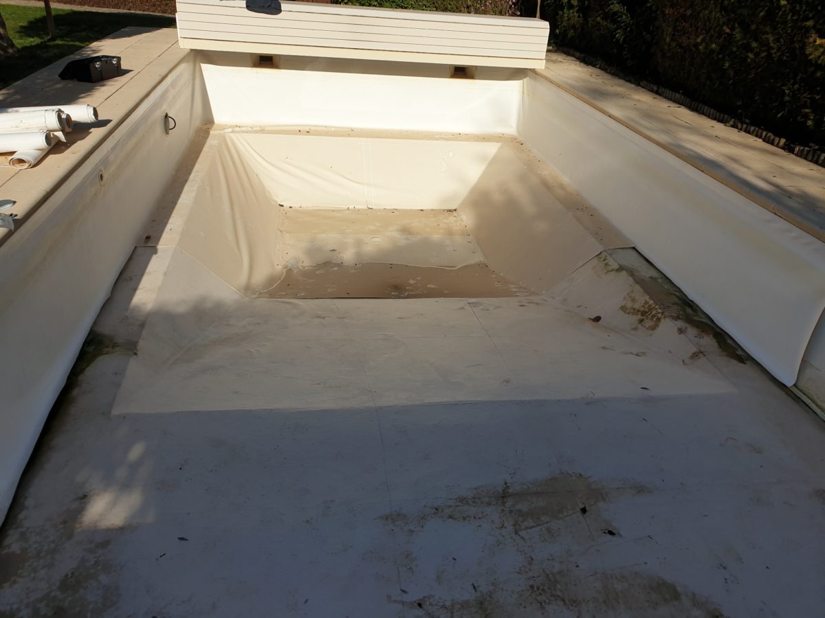 Étape 1 : Chantier PVC Armé — Dépose de l'ancienne membrane
